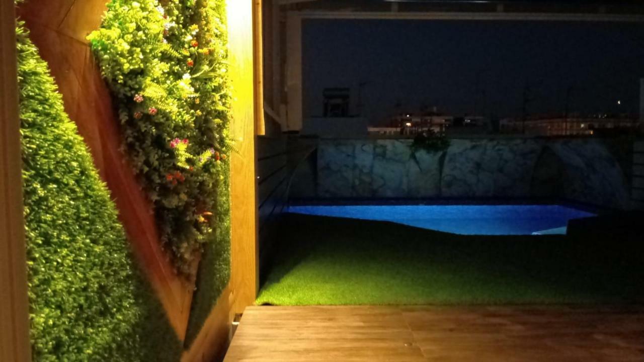 Naujaras.com * Seville
