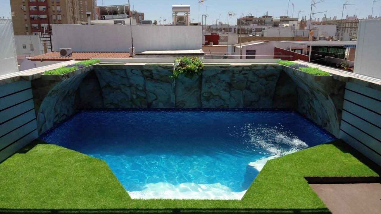Naujaras.com * Seville